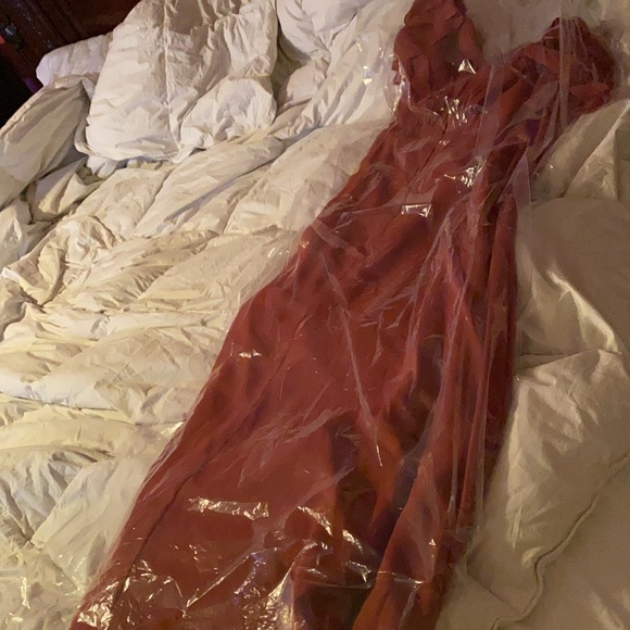 New - Picture 2 of 4